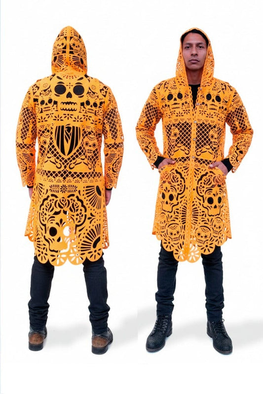 Túnica Mexclart naranja corte láser vista frontal completa
Detalle calados láser túnica naranja papel picado mexicano
Modelo usando túnica arte textil naranja cempasúchil
Vista lateral túnica abrigo mexicana corte láser naranja
Detalle manga y costuras túnica Mexclart naranja artesanal
Túnica corte láser naranja en movimiento tela suave
Vista trasera túnica Ofrenda Viva naranja calados láser
Acabados artesanales túnica naranja botones metálicos