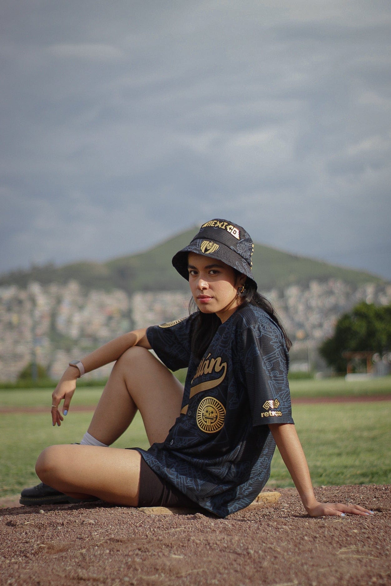 Retroooclothes Gorro Única (adultos) Bucket Hat Mictlán - Edición Guerrero Urbano | Amuleto Ancestral