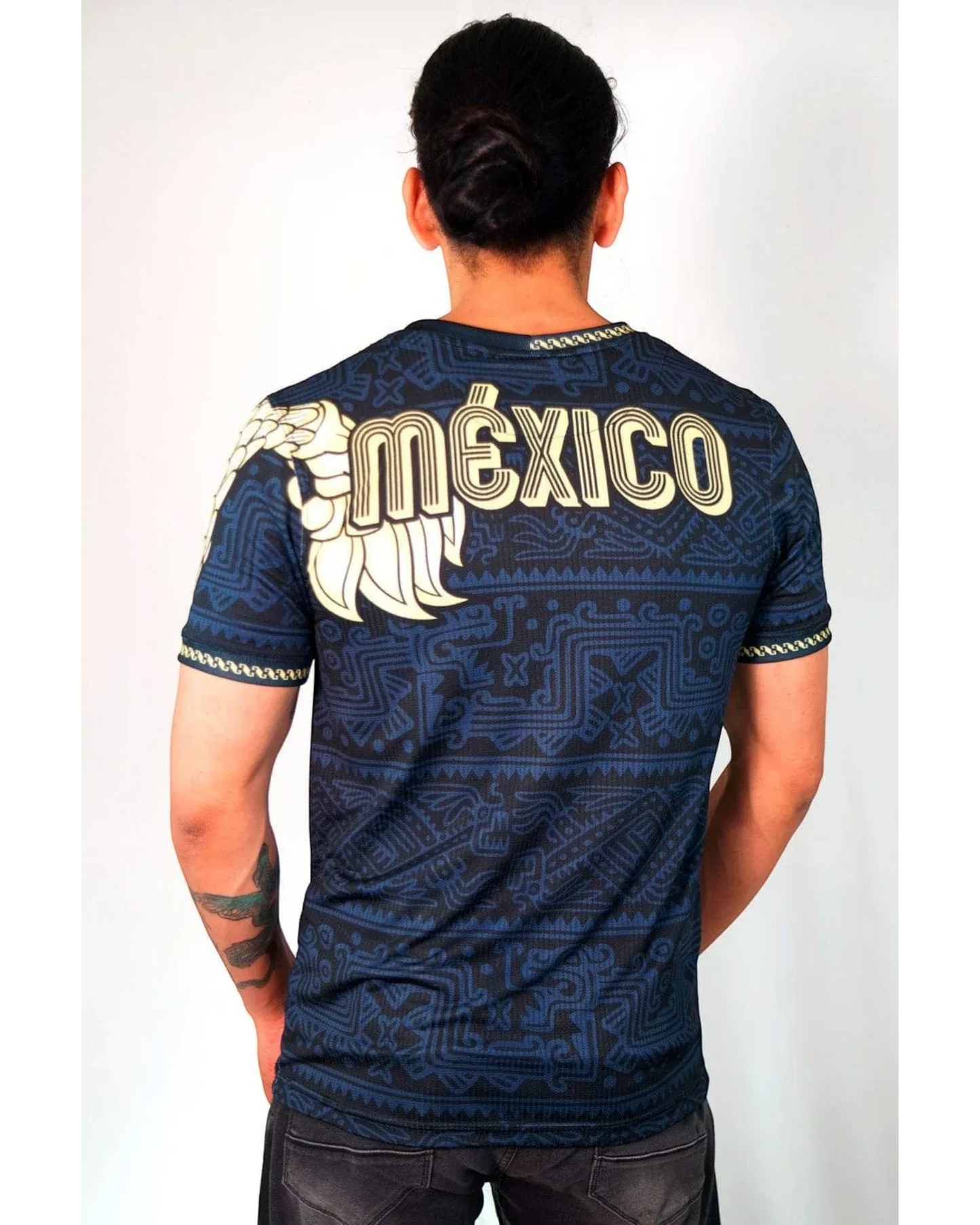 Retroooclothes Jersey Jersey Quetzalcóatl Obsidiana - Edición Dorada | Serpiente Emplumada Suprema