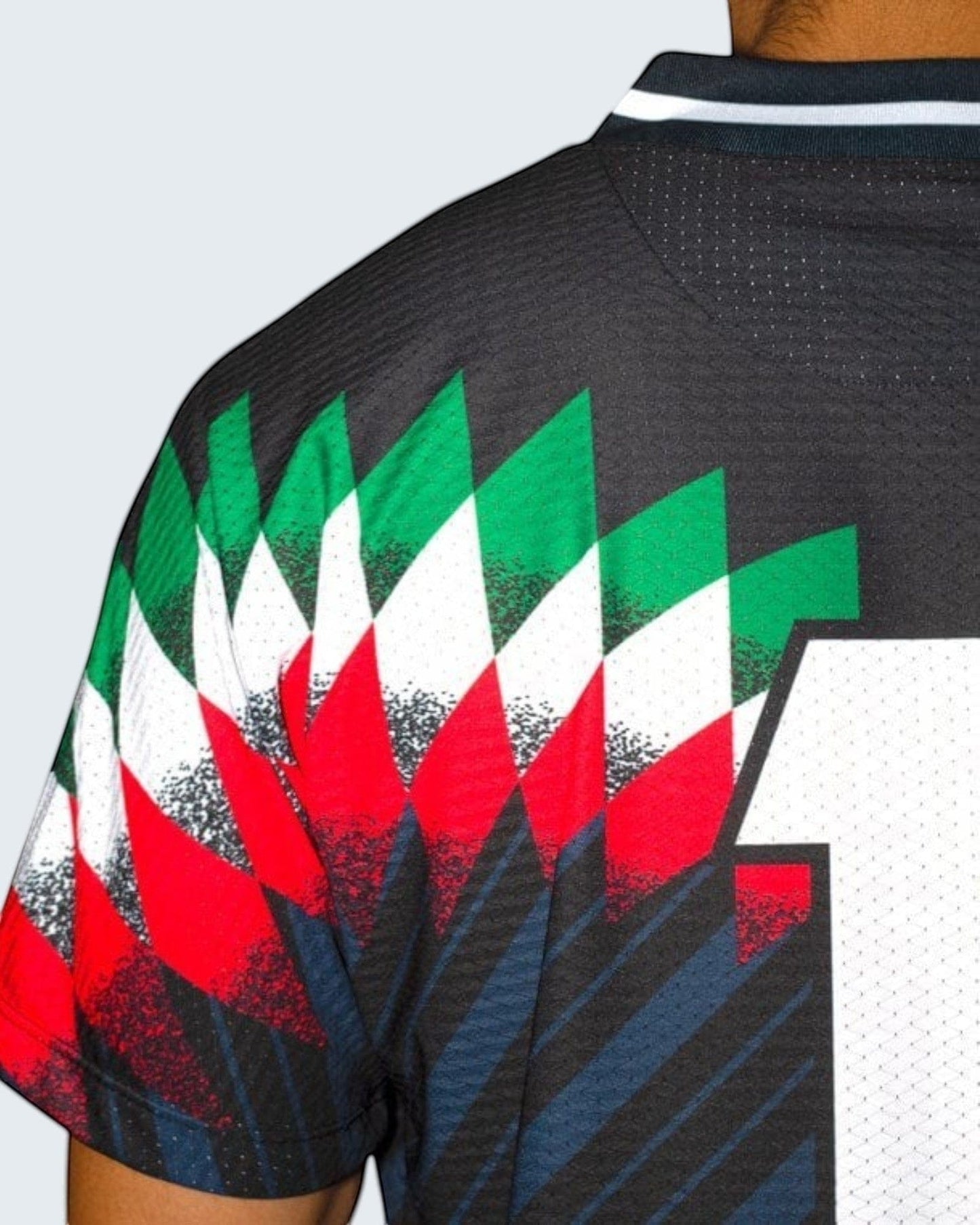Retroooclothes Jersey Jersey Retro 90s Obsidiana Neon - Edición Elegancia Eléctrica | Contraste Perfecto
