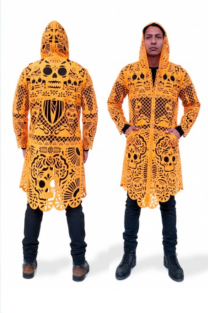 Túnica Mexclart naranja corte láser vista frontal completa
Detalle calados láser túnica naranja papel picado mexicano
Modelo usando túnica arte textil naranja cempasúchil
Vista lateral túnica abrigo mexicana corte láser naranja
Detalle manga y costuras túnica Mexclart naranja artesanal
Túnica corte láser naranja en movimiento tela suave
Vista trasera túnica Ofrenda Viva naranja calados láser
Acabados artesanales túnica naranja botones metálicos