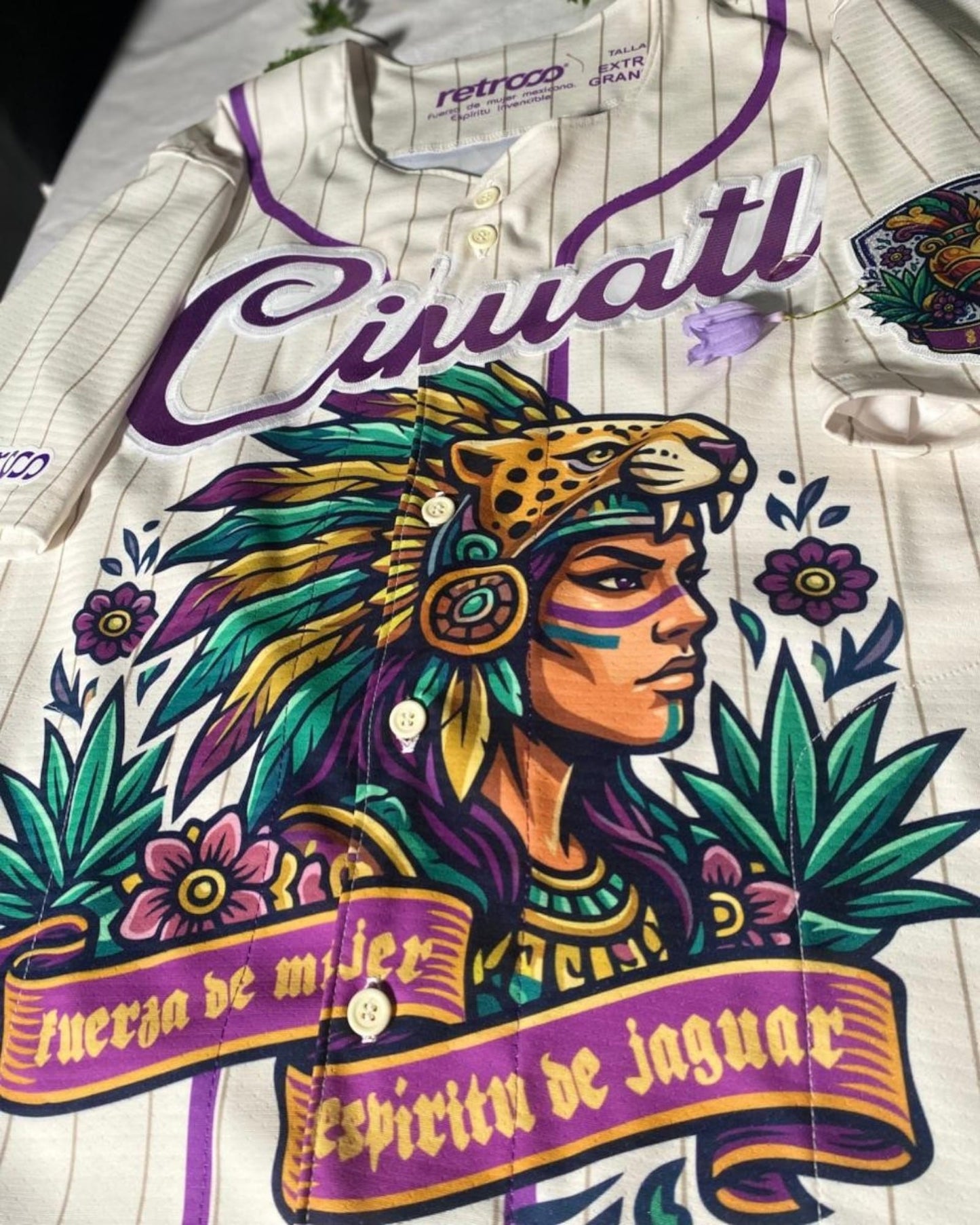 Retrooo.com Jersey béisbol Casaca Béisbol Cihuatl · Día de la Mujer · Florecer es Expandirse | Retrooo