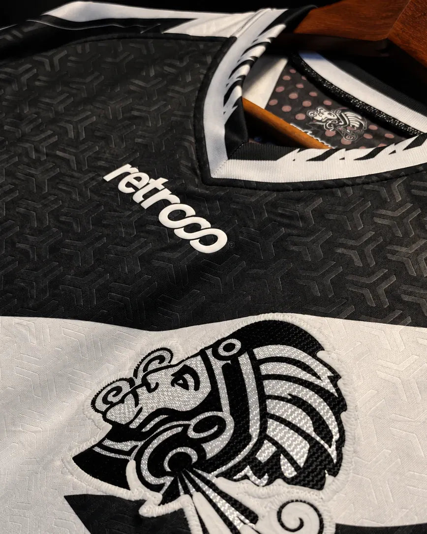 Retrooo.com Jersey Jersey Ehécatl · Tormenta sobre la Ciudad
