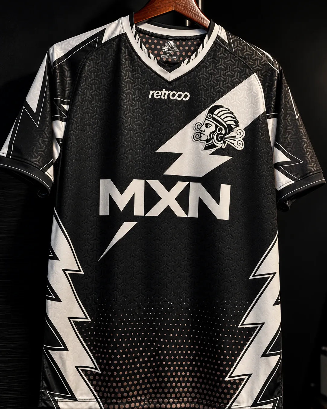 Retrooo.com Jersey Jersey Ehécatl · Tormenta sobre la Ciudad