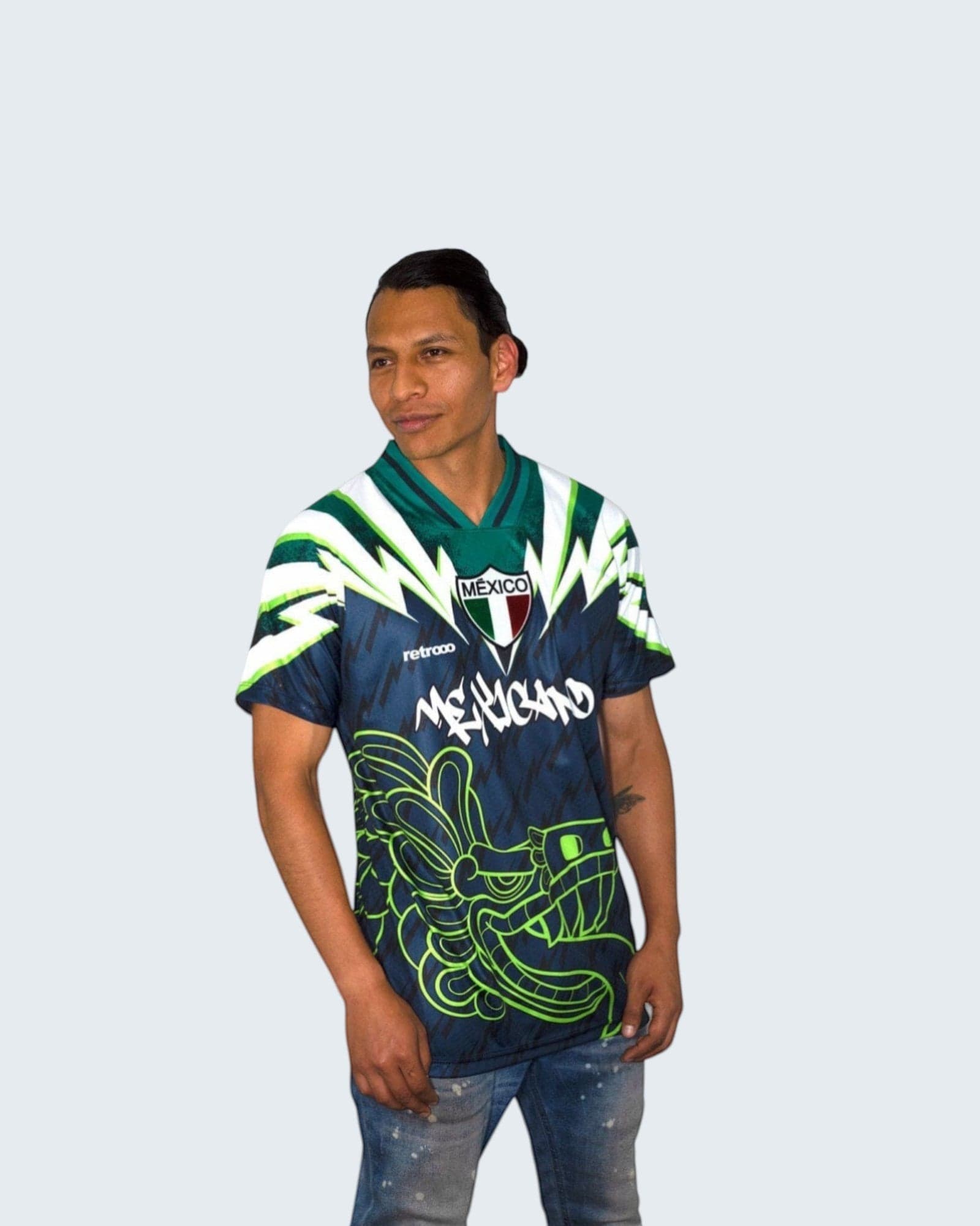 Retrooo.com Jersey Jersey Retro 90s Obsidiana - Edición Elegancia Misteriosa | Lienzo de la Nostalgia