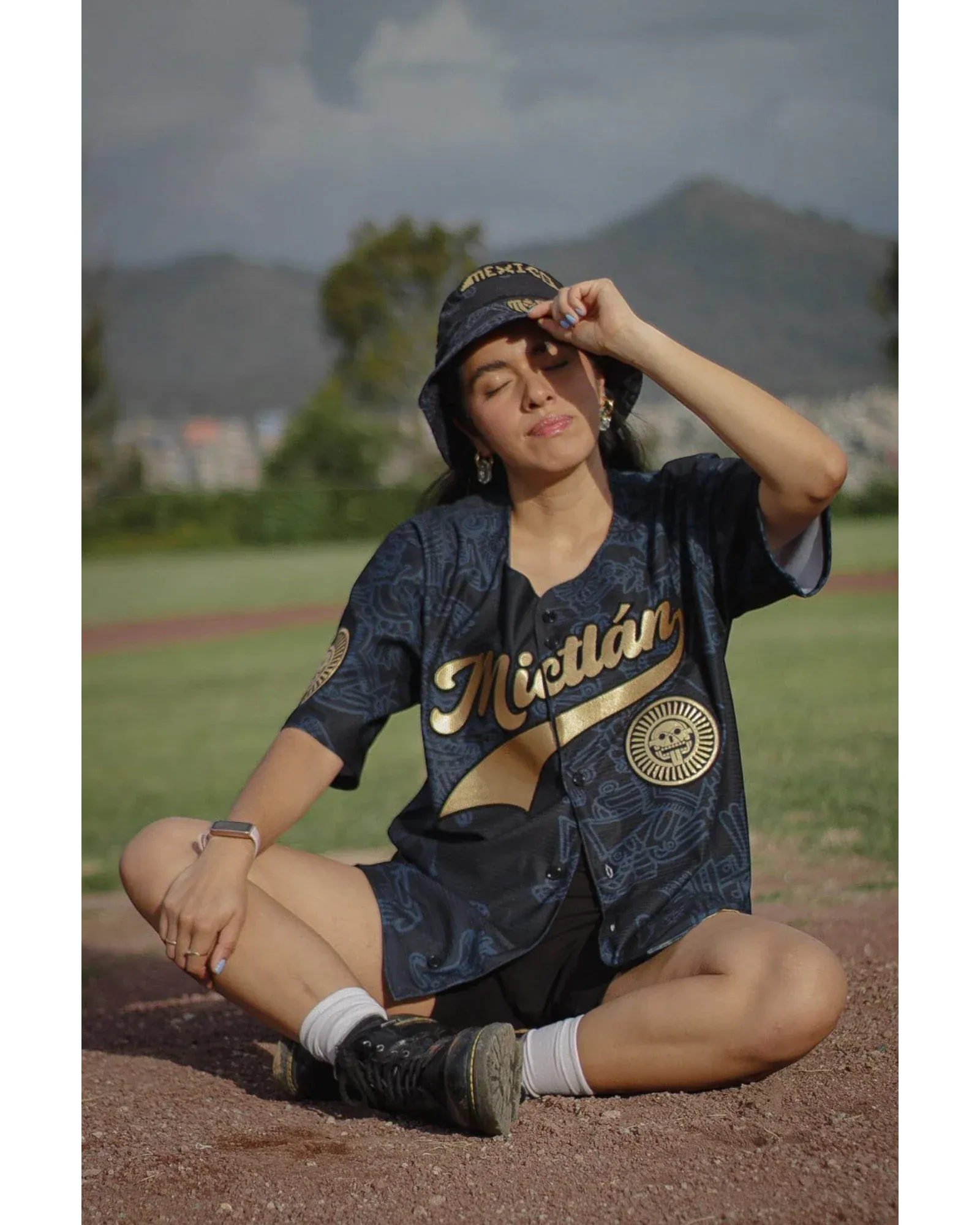 Retroooclothes Gorro Bucket Hat Mictlán - Edición Guerrero Urbano | Amuleto Ancestral