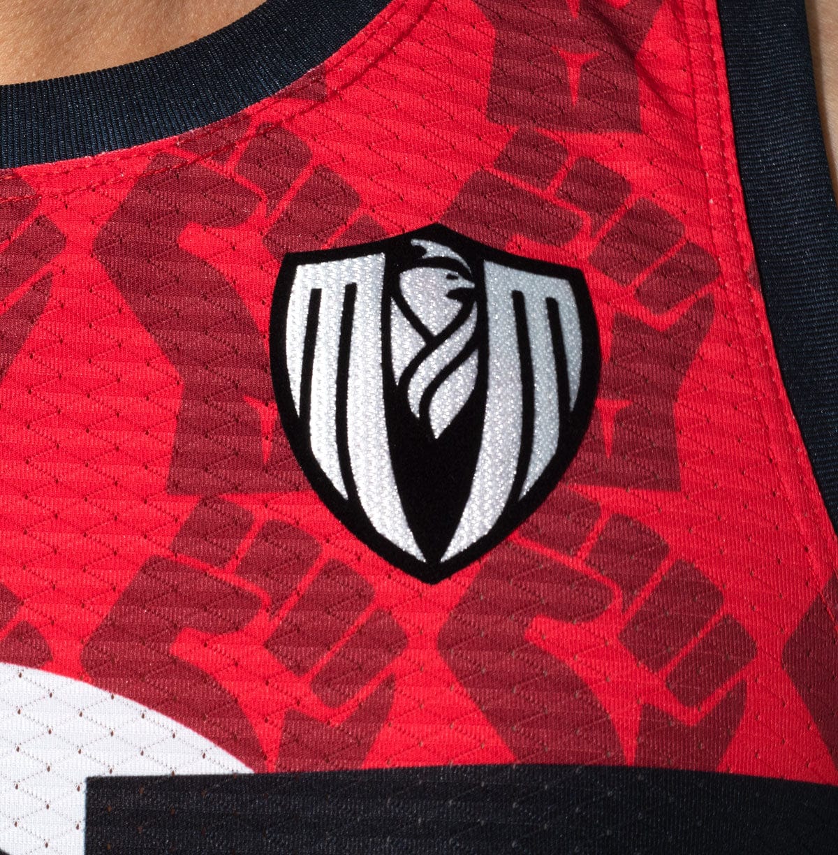 Retroooclothes Jersey Jersey Basketball César Chávez - Edición Dualidad Cultural | Abrazo Entre el Águila y las Estrellas