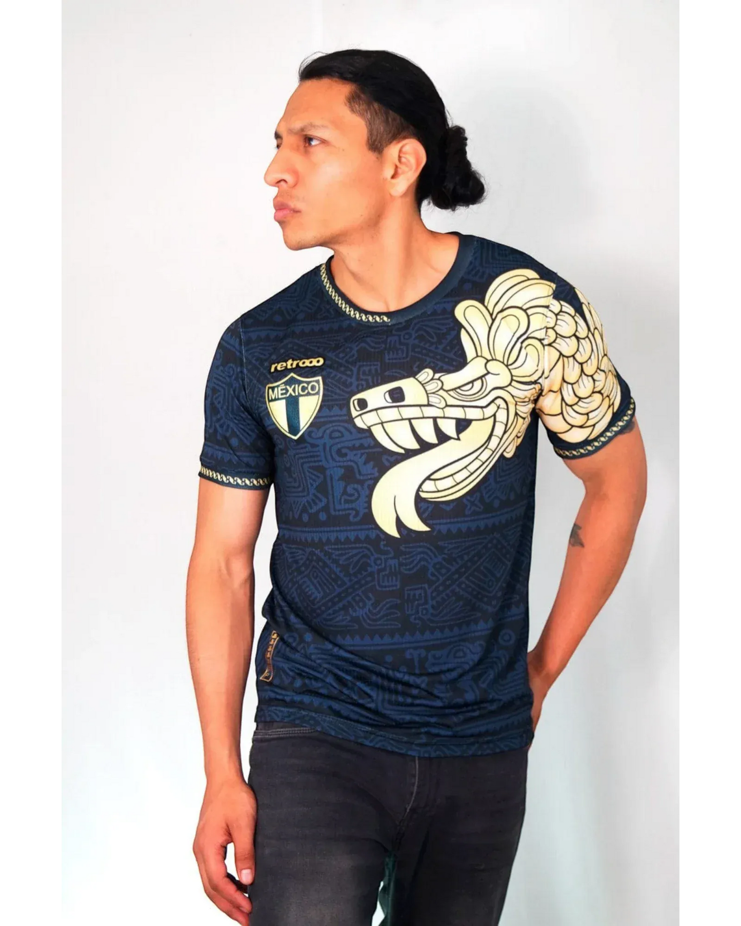 Retroooclothes Jersey Jersey Quetzalcóatl Obsidiana - Edición Dorada | Serpiente Emplumada Suprema