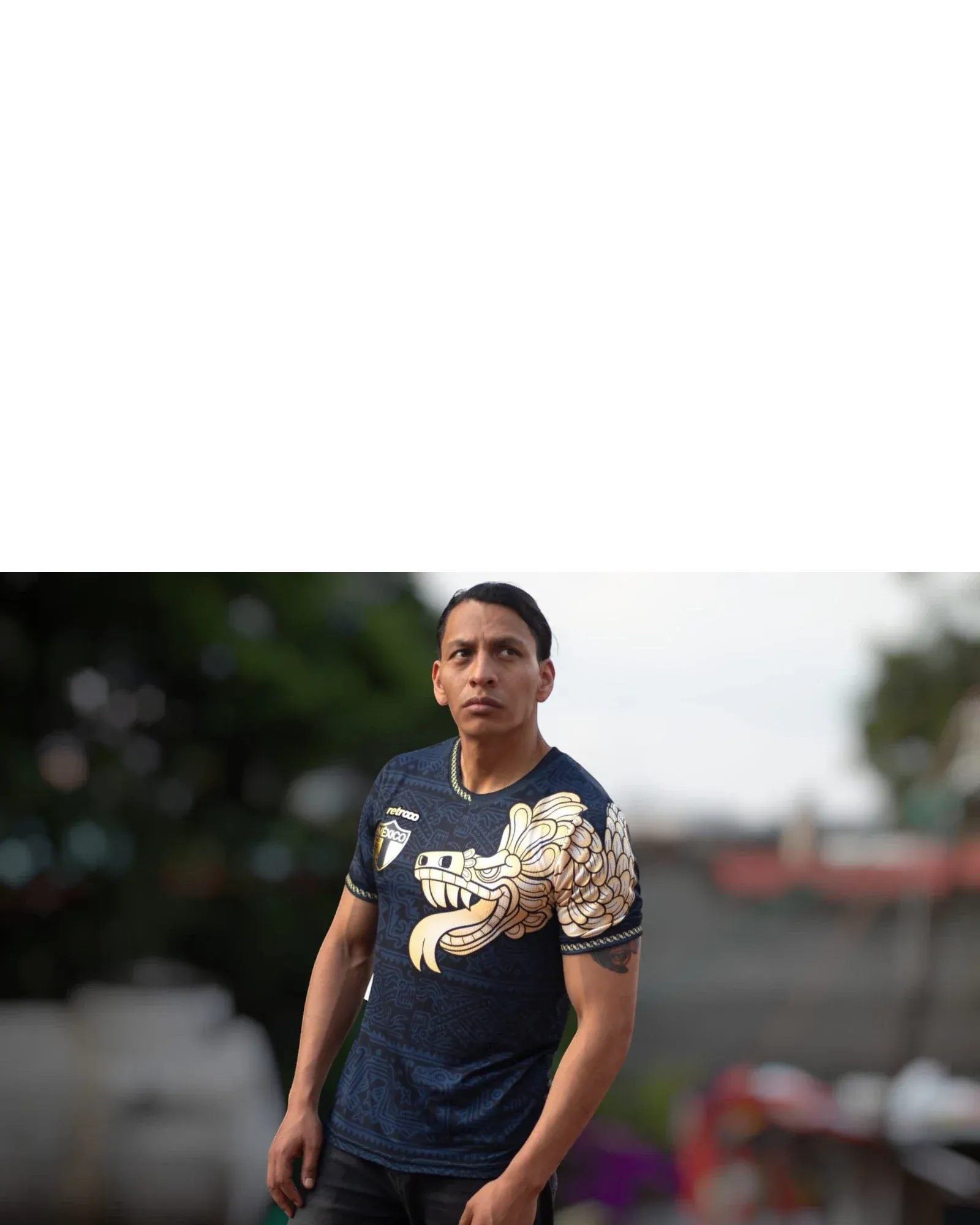 Retroooclothes Jersey Jersey Quetzalcóatl Obsidiana - Edición Dorada | Serpiente Emplumada Suprema