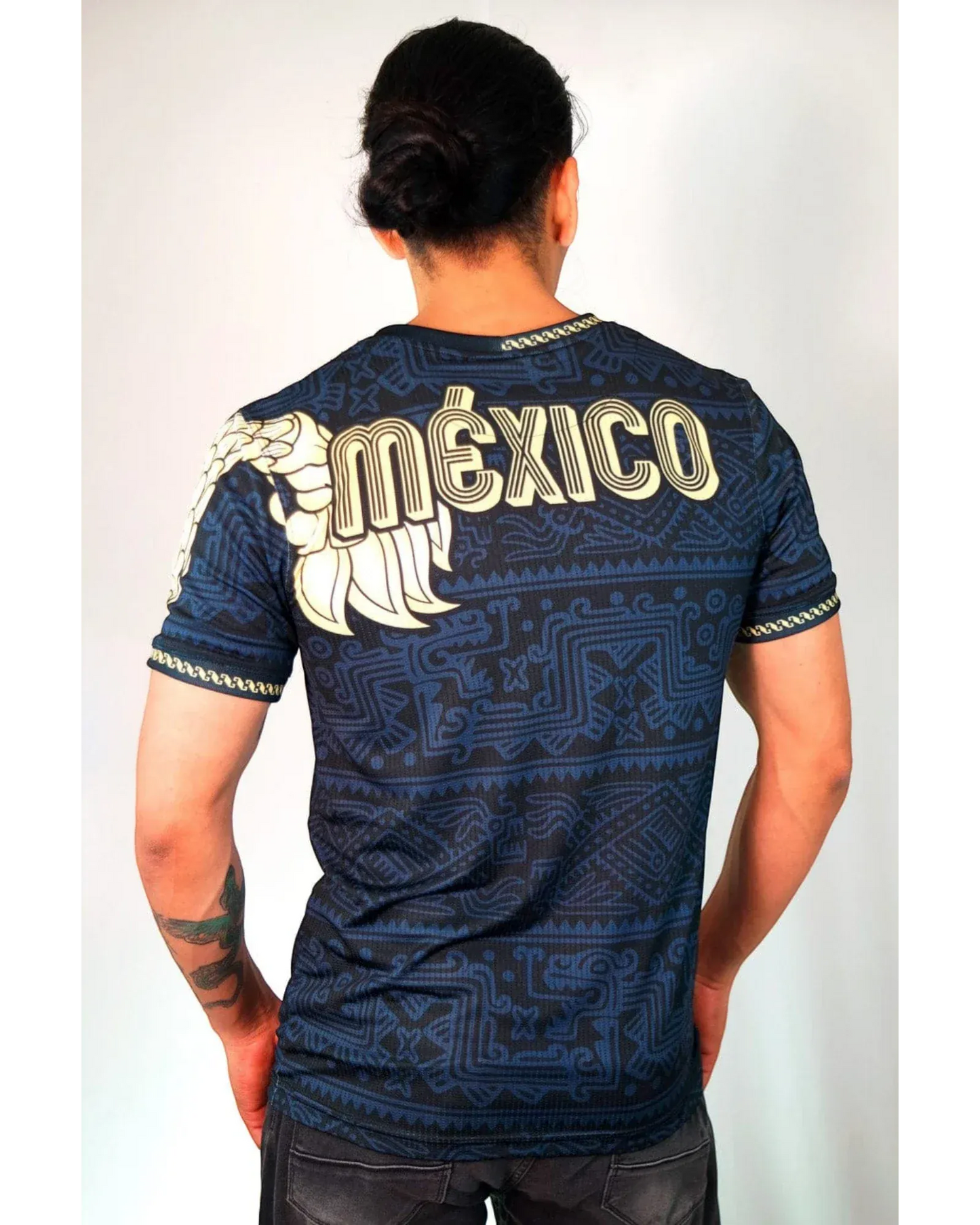 Retroooclothes Jersey Jersey Quetzalcóatl Obsidiana - Edición Dorada | Serpiente Emplumada Suprema