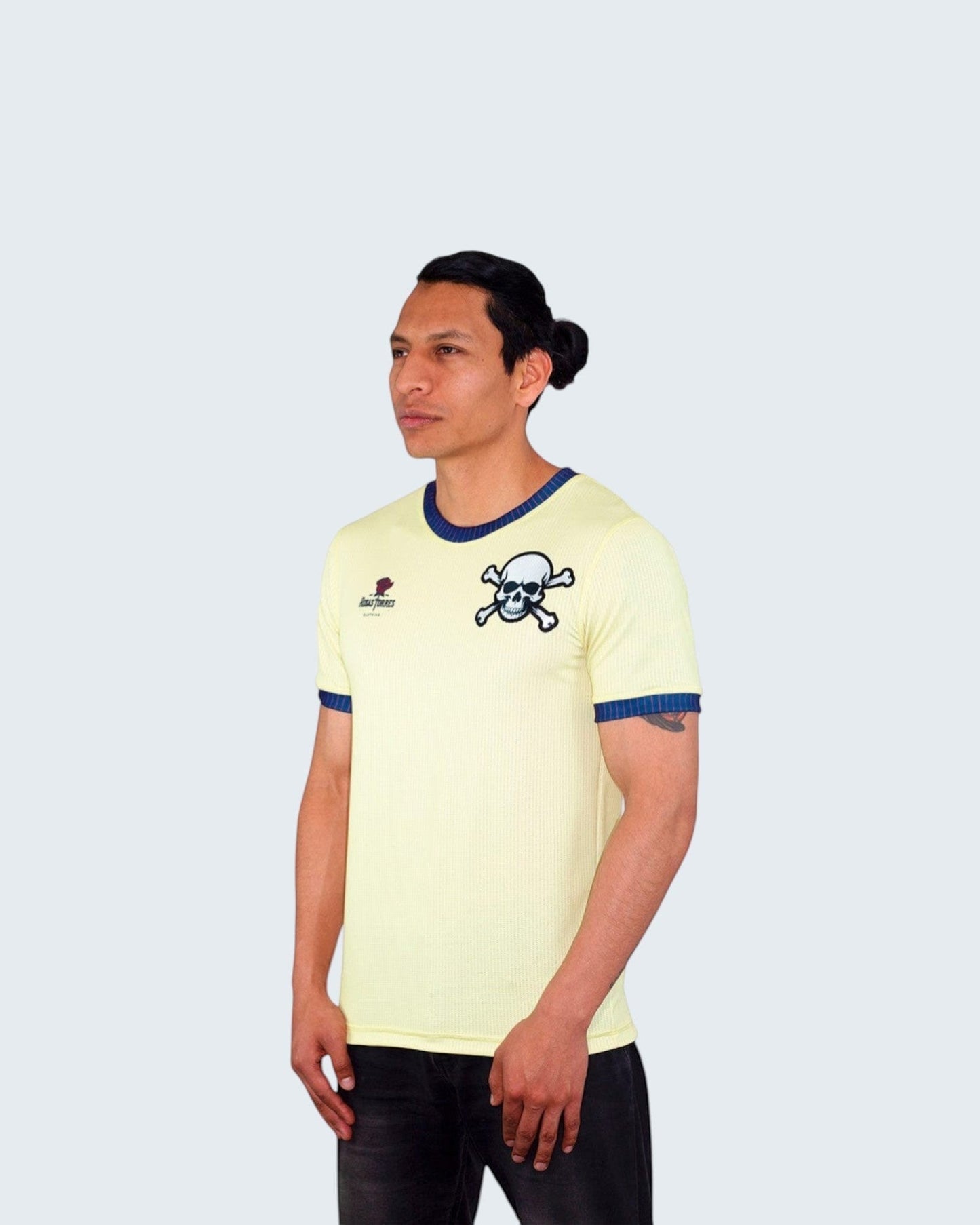 Rosas Torres Jersey Jersey Amarillo Crema Pirata - Edición Resistencia Dorada | Elegancia Rebelde