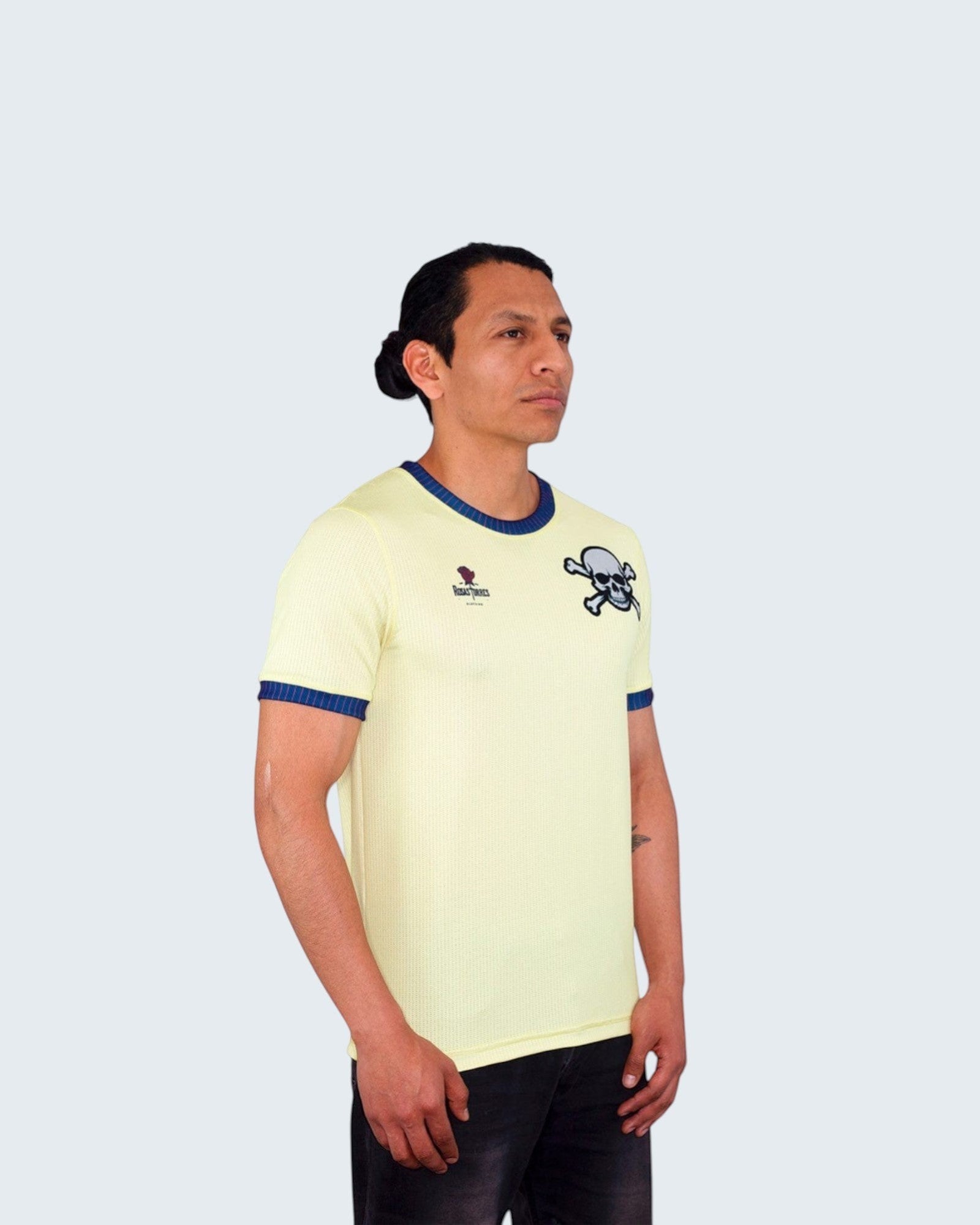 Rosas Torres Jersey Jersey Amarillo Crema Pirata - Edición Resistencia Dorada | Elegancia Rebelde