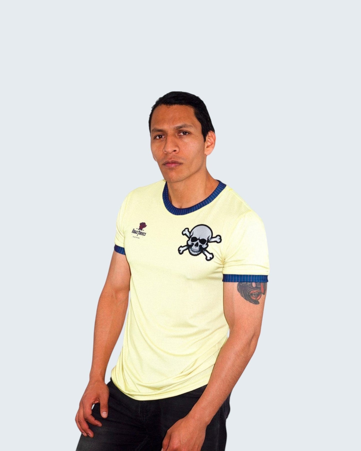 Rosas Torres Jersey Jersey Amarillo Crema Pirata - Edición Resistencia Dorada | Elegancia Rebelde